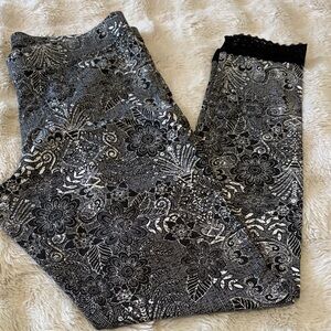 Floral Lace Trim Leggings size XL